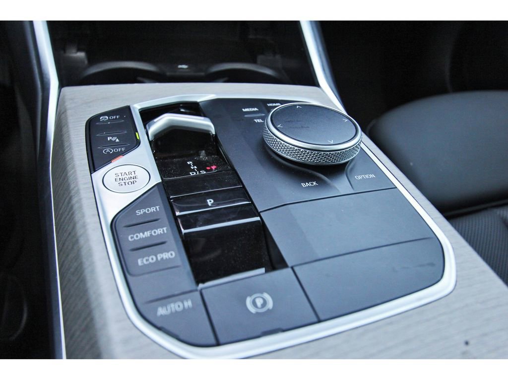 Used 2025 BMW 330i Sedan image 25