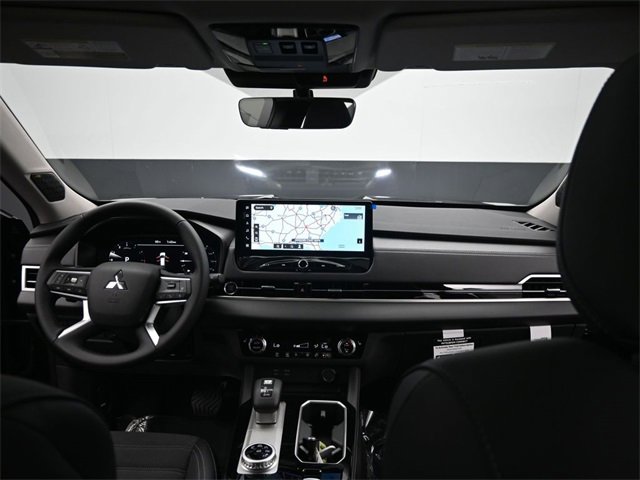 New 2025 Mitsubishi Outlander SE image 20