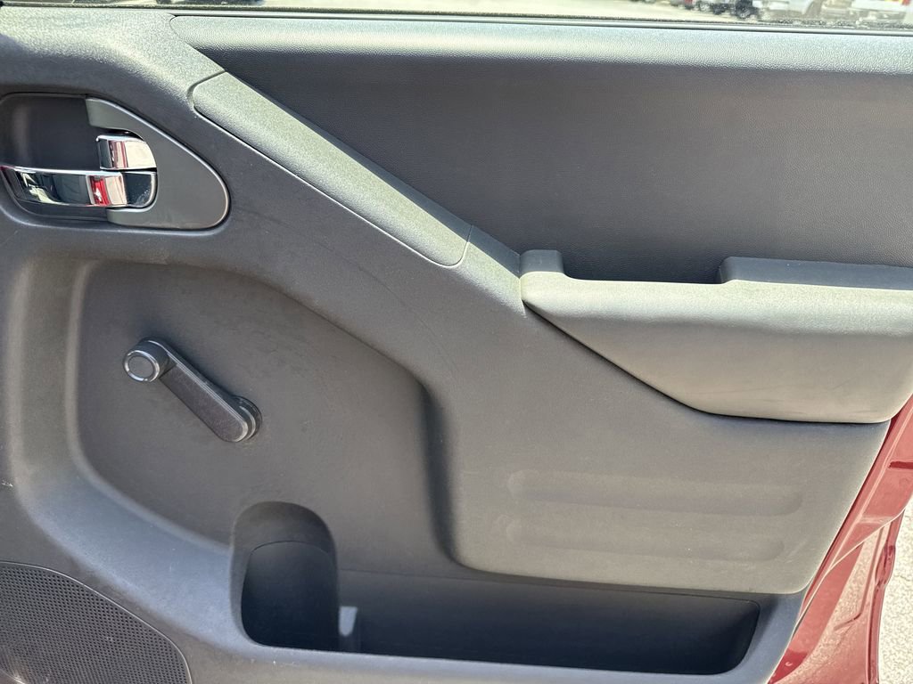 Used 2018 Nissan Frontier S RWD image 14