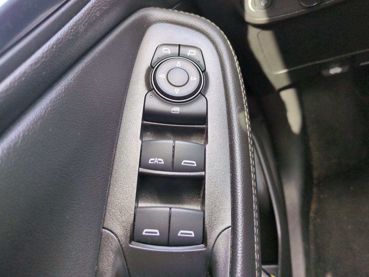 Certified 2023 Buick Encore GX Essence w/ Experience Buick Package FWD image 23