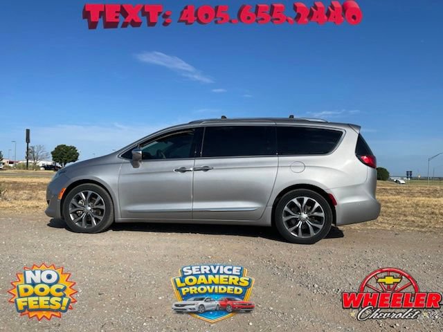 Used 2017 Chrysler Pacifica Limited FWD image 3