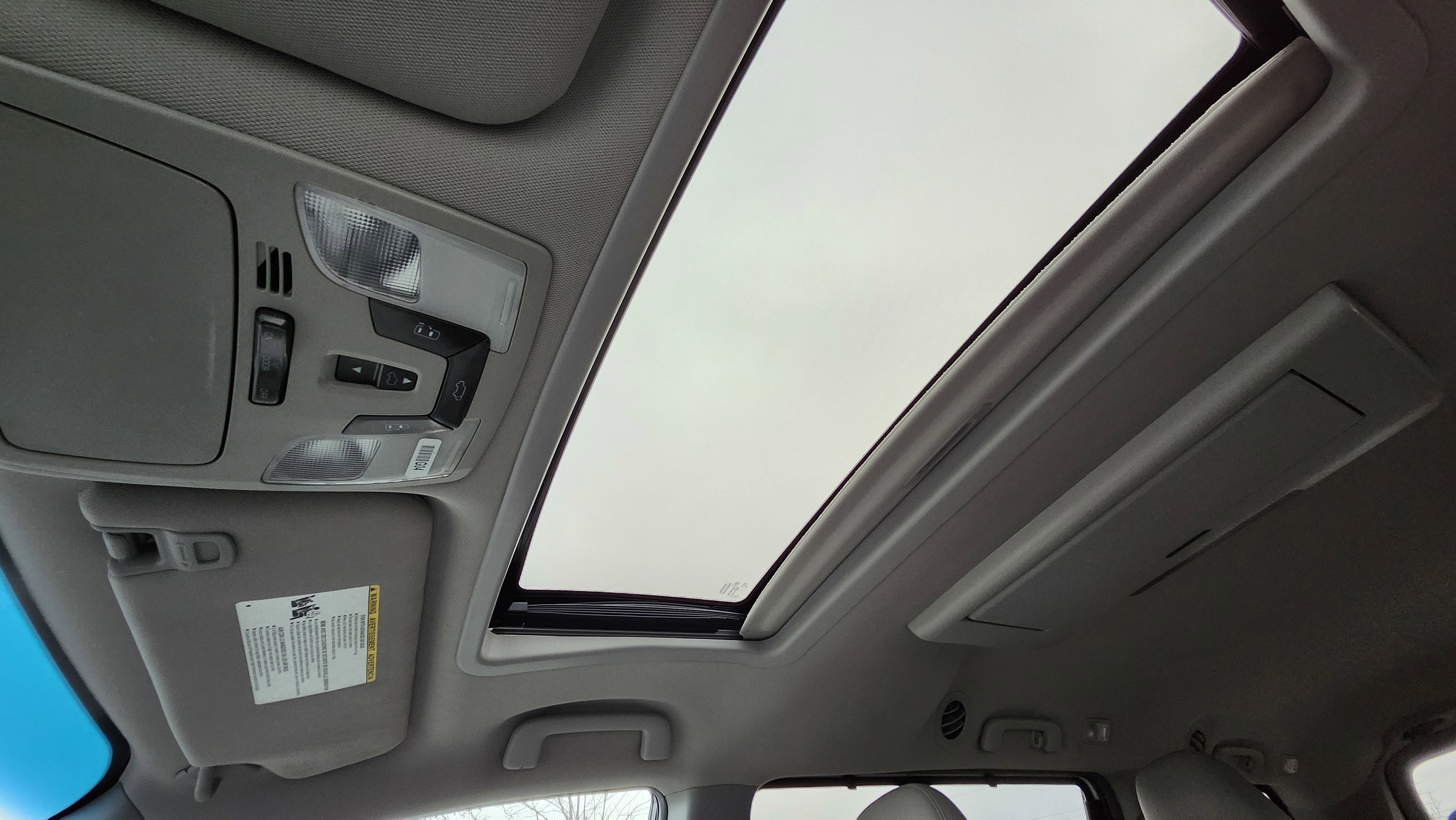 Used 2017 Toyota Sienna XLE Premium image 2