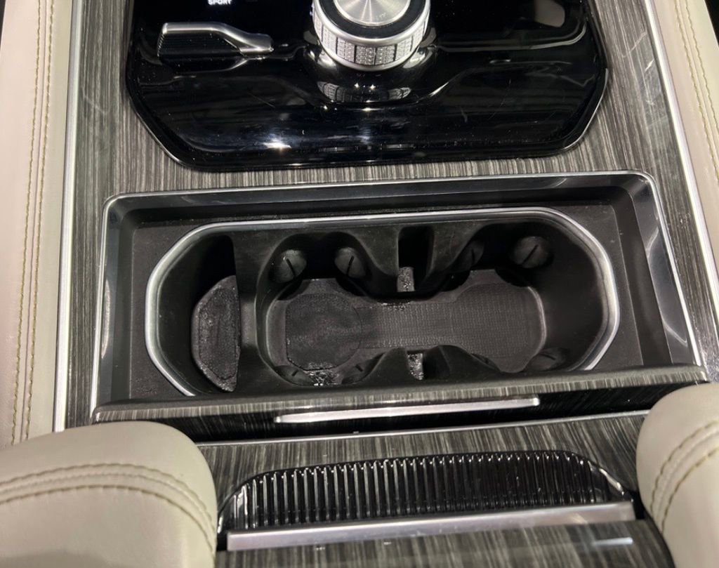 Used 2022 Jeep Wagoneer Series II w/ Flexible Seating Group image 17