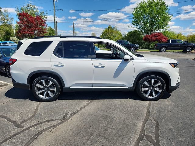 Used 2025 Honda Pilot Elite image 7