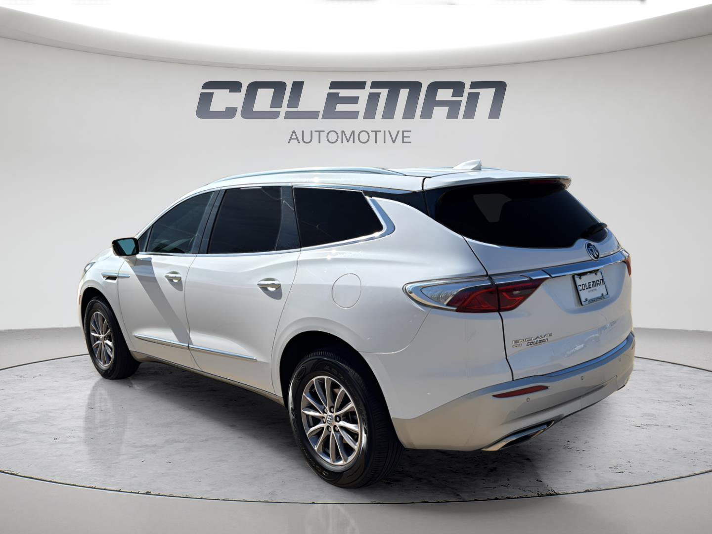 Used 2024 Buick Enclave Premium AWD/4WD image 3