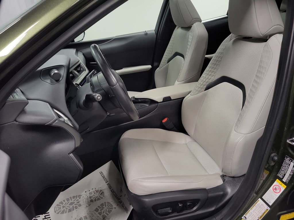 Used 2019 Lexus UX 200 w/ Premium Package image 13
