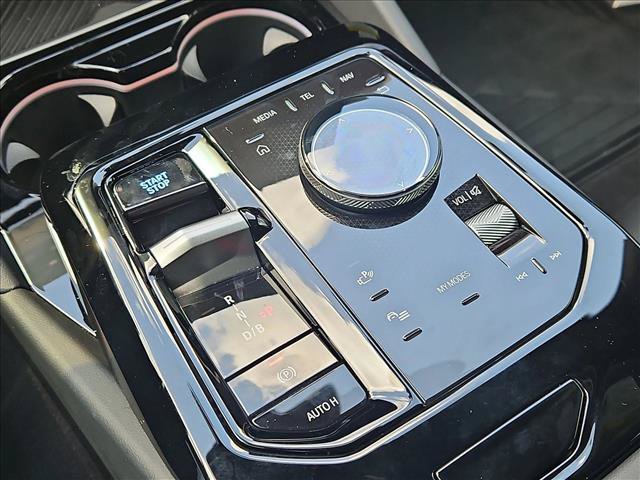 Used 2026 BMW i5 eDrive40 w/ Premium Package RWD image 12