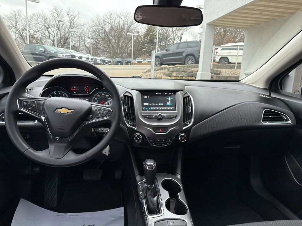 Used 2017 Chevrolet Cruze LT image 11