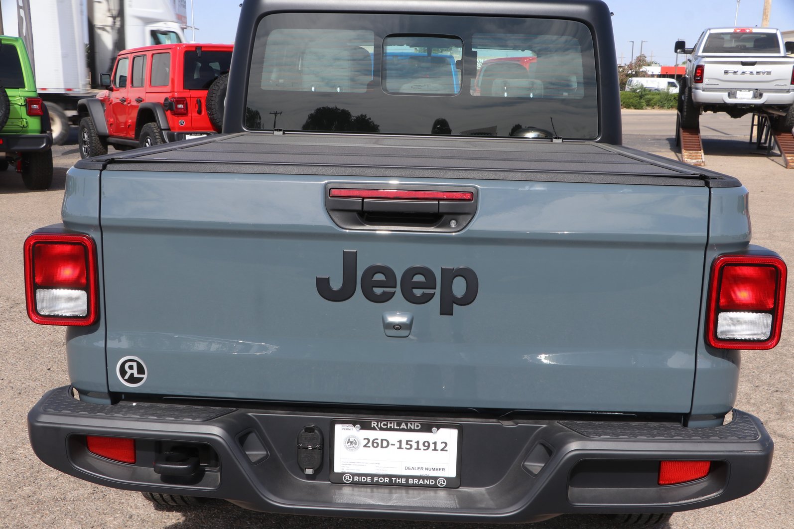 New 2026 Jeep Gladiator Sport AWD/4WD image 6