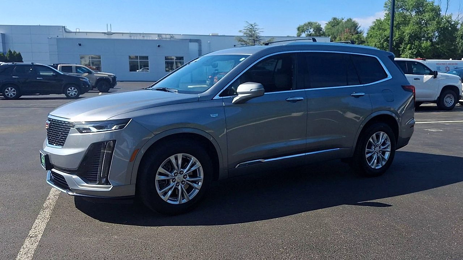 Certified 2025 Cadillac XT6 Luxury AWD/4WD image 7