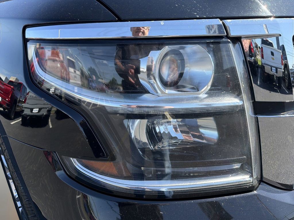 Used 2017 Chevrolet Suburban Premier AWD/4WD image 10