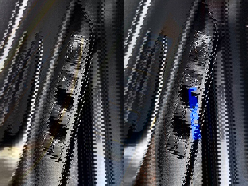 Certified 2025 Lexus ES 300h w/ Premium Package image 29