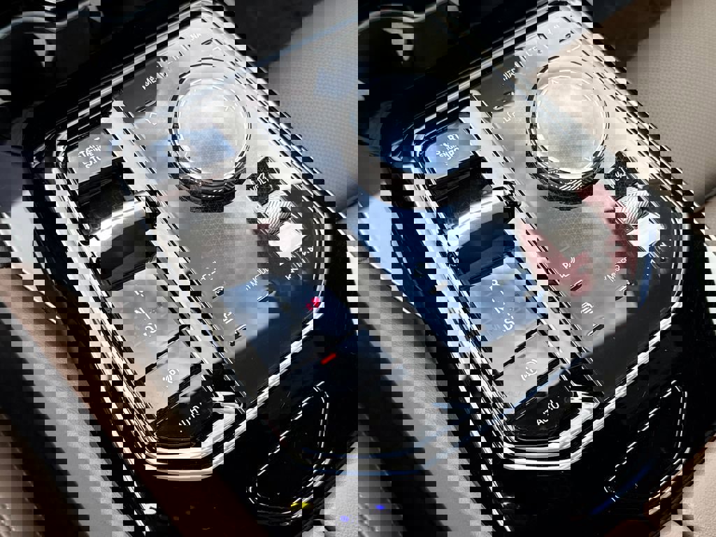 Used 2026 BMW 530i xDrive image 31