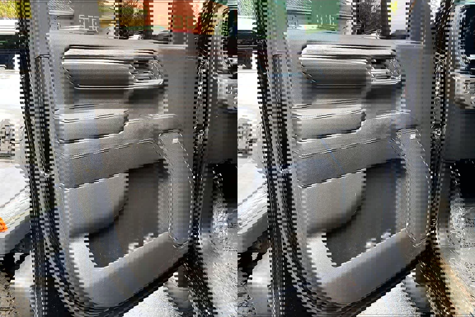 Used 2024 Chevrolet Silverado 3500 LTZ w/ LTZ Premium Package image 21