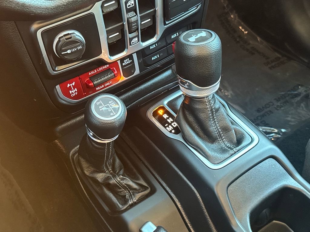 Used 2024 Jeep Wrangler Unlimited image 26