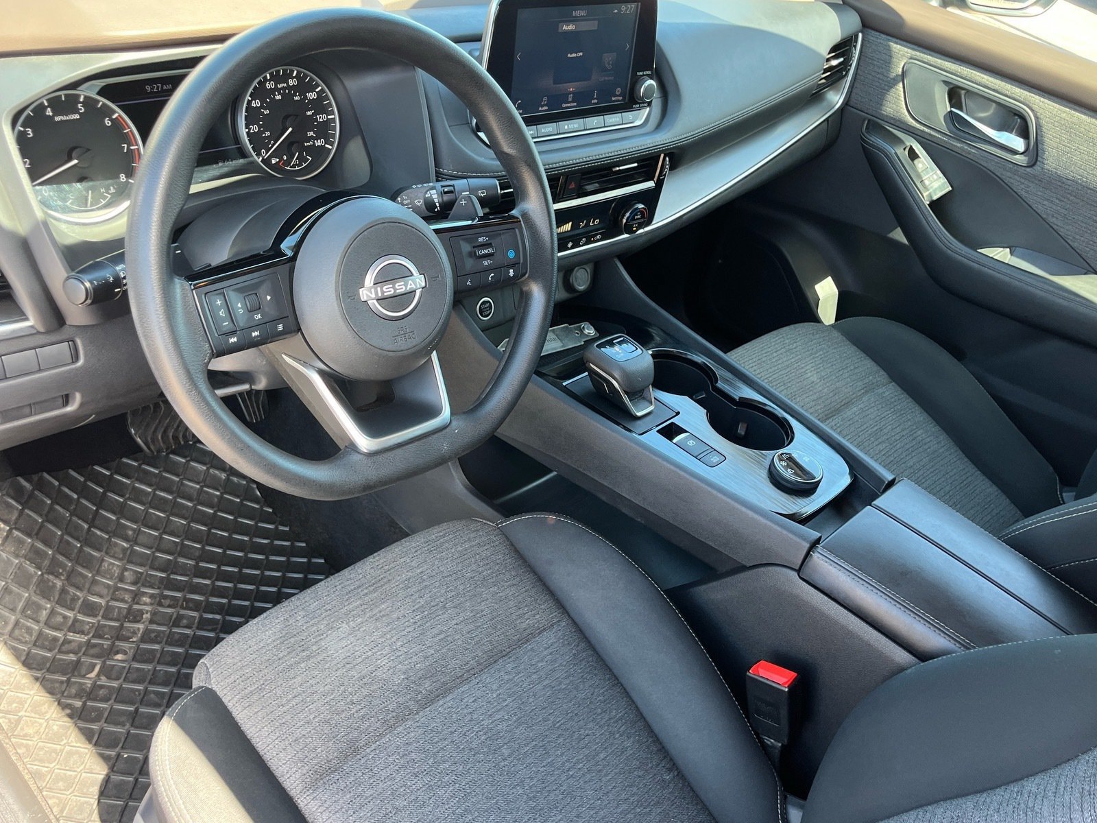 Used 2022 Nissan Rogue SV AWD/4WD image 16
