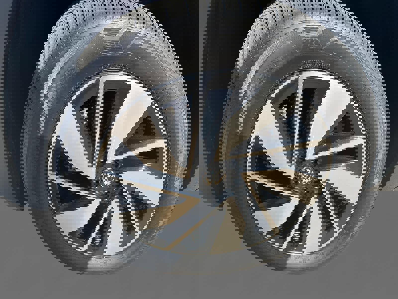 Certified 2024 Volkswagen Atlas SEL image 8