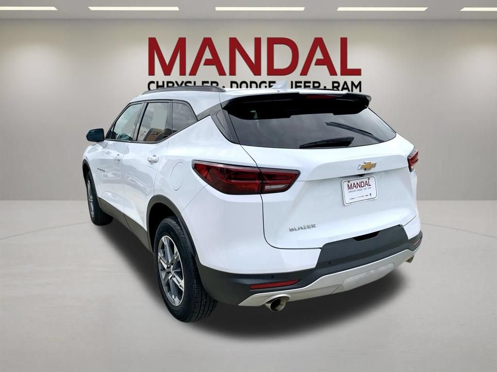 Used 2024 Chevrolet Blazer LT w/ Convenience Package FWD image 8