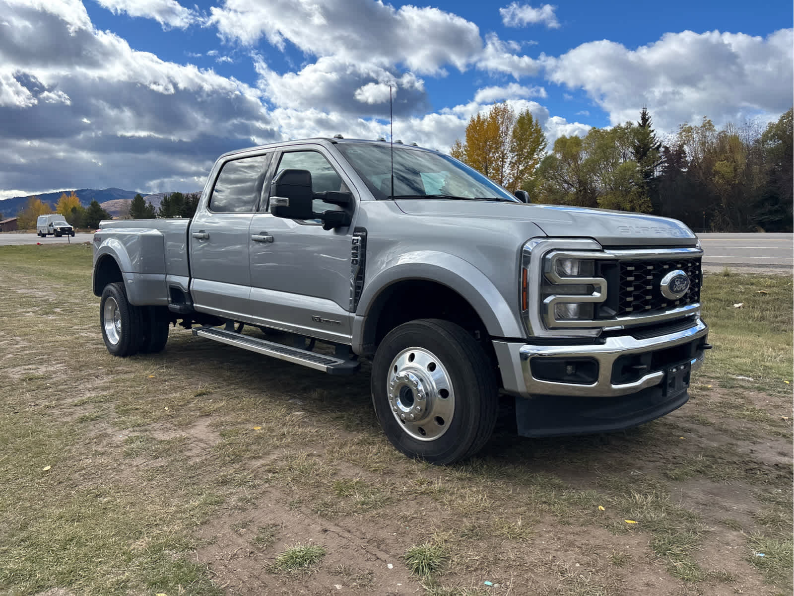 Used 2024 Ford F450 Lariat w/ Camper Package image 15