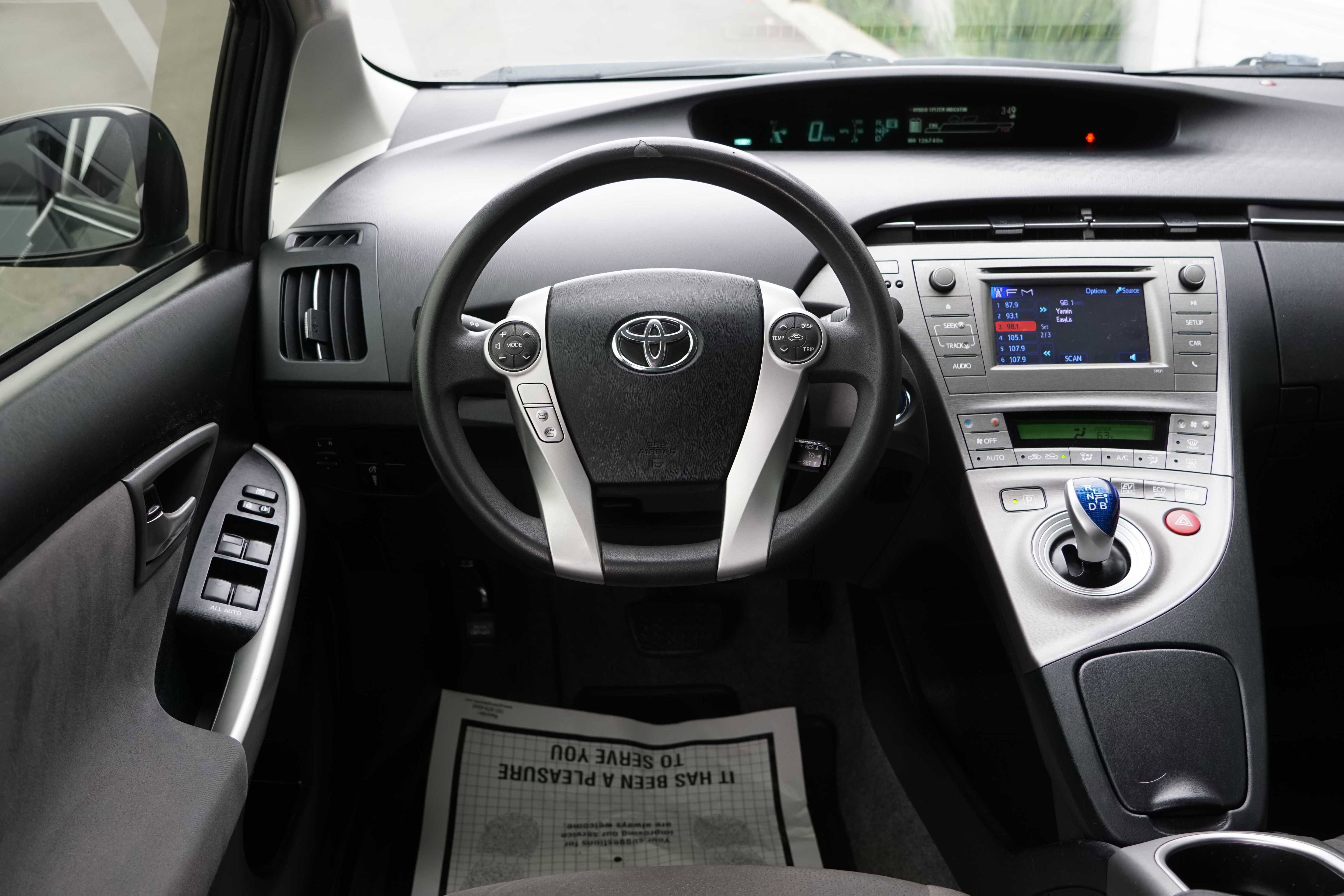 Used 2015 Toyota Prius Two image 40