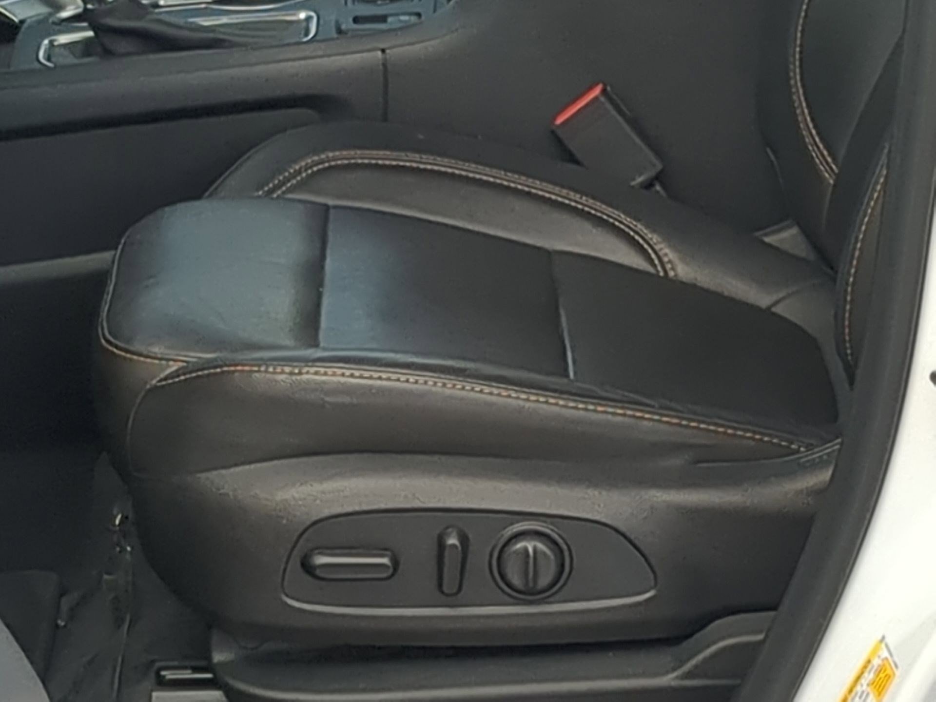 Used 2020 Chevrolet Traverse LT image 12