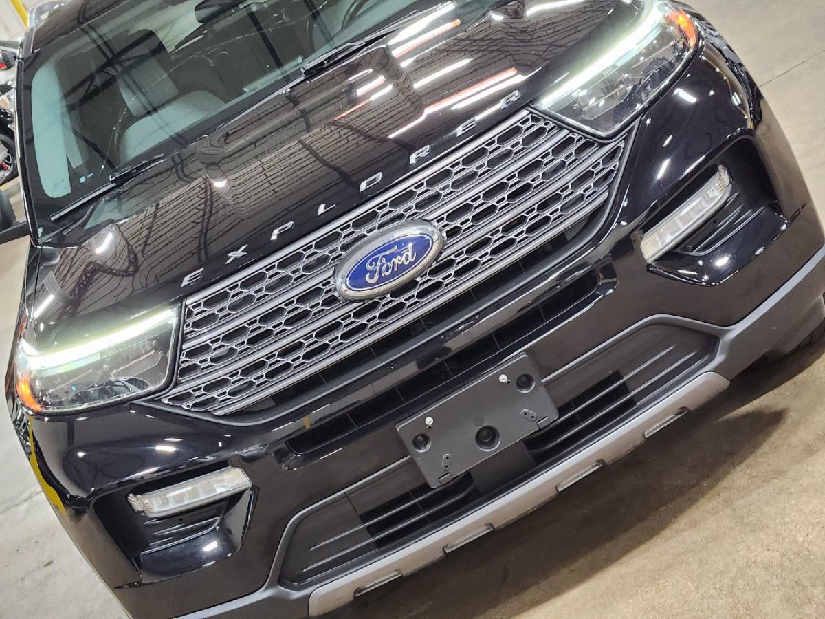 Used 2021 Ford Explorer XLT w/ Equipment Group 202A RWD image 19