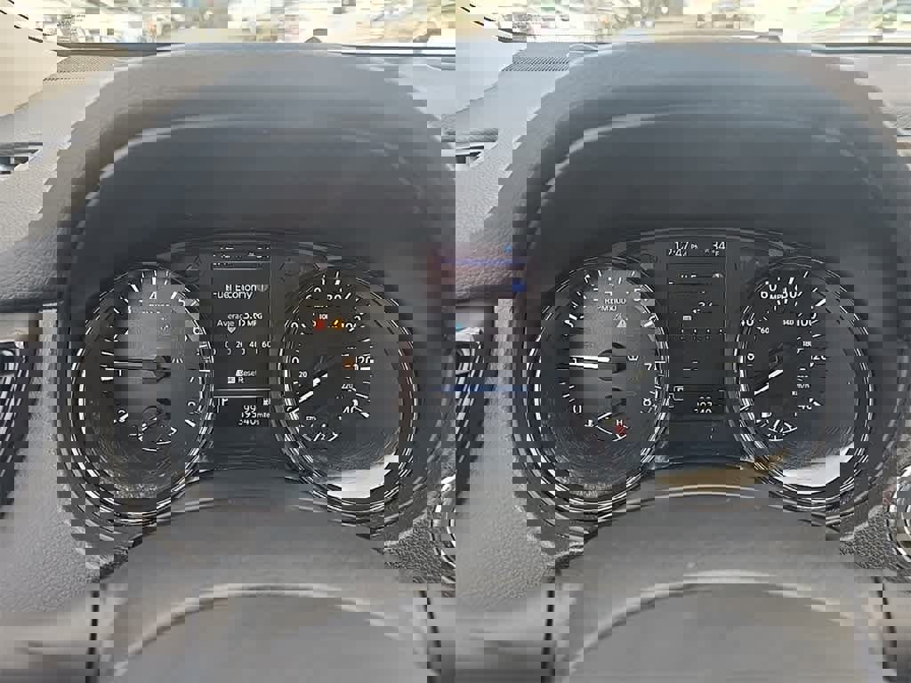 Used 2020 Nissan Rogue SV image 16