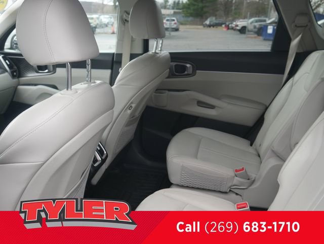 Used 2023 Kia Sorento EX image 40