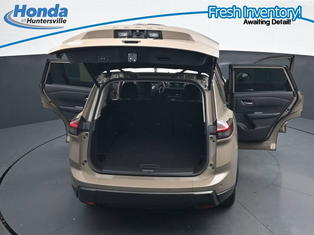Used 2025 Nissan Rogue SV FWD image 32