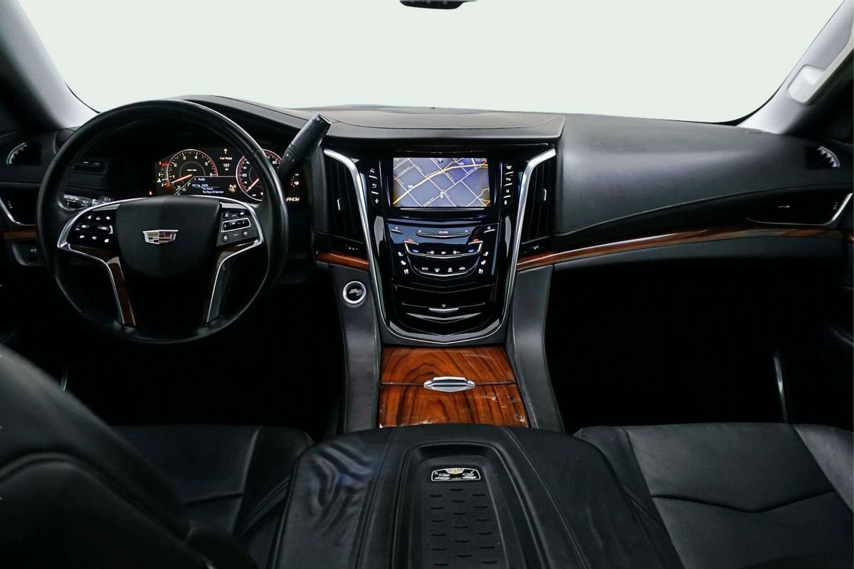 Used 2015 Cadillac Escalade ESV Luxury AWD/4WD image 25