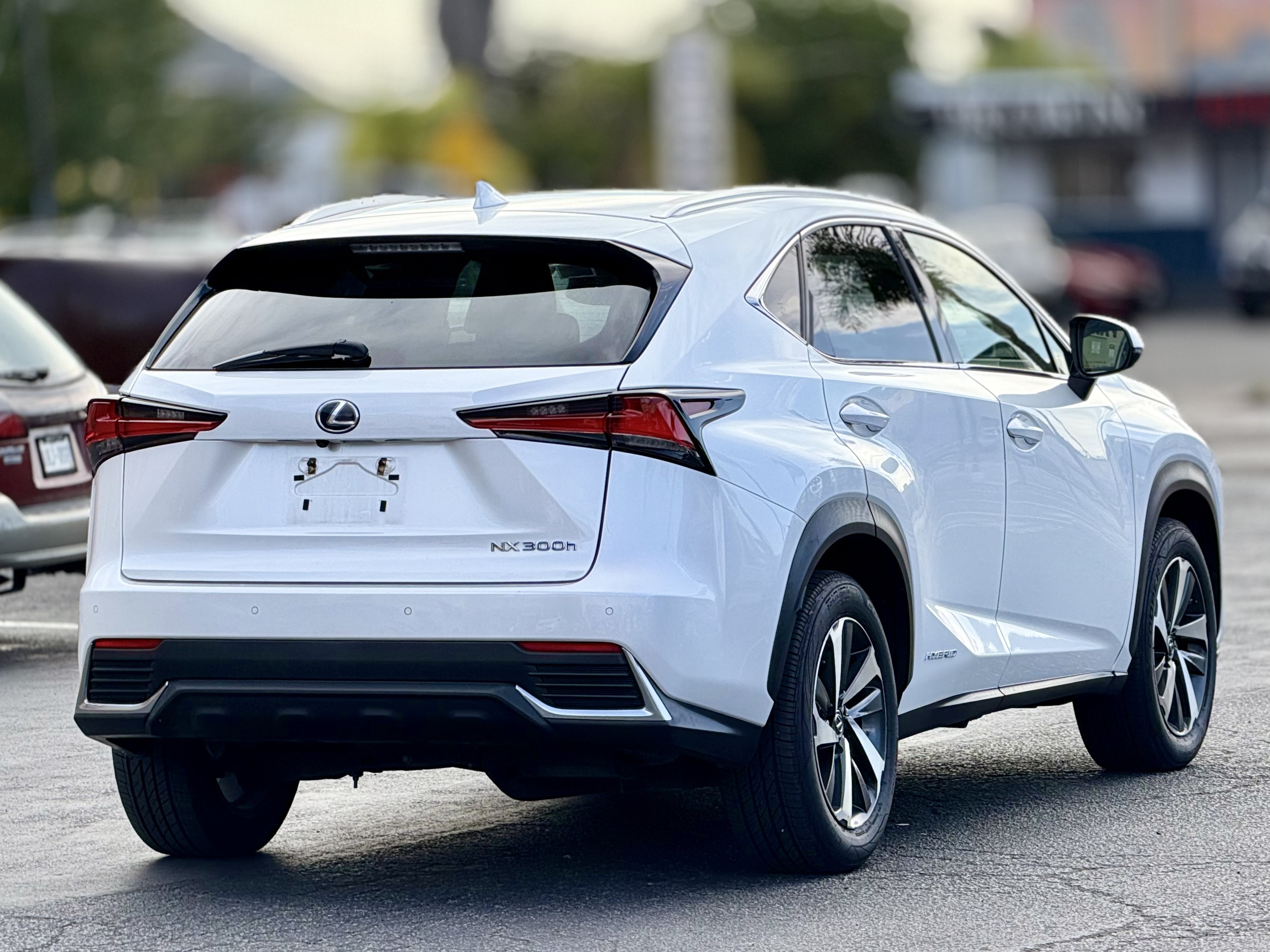 Used 2018 Lexus NX 300h AWD w/ Premium Package image 9