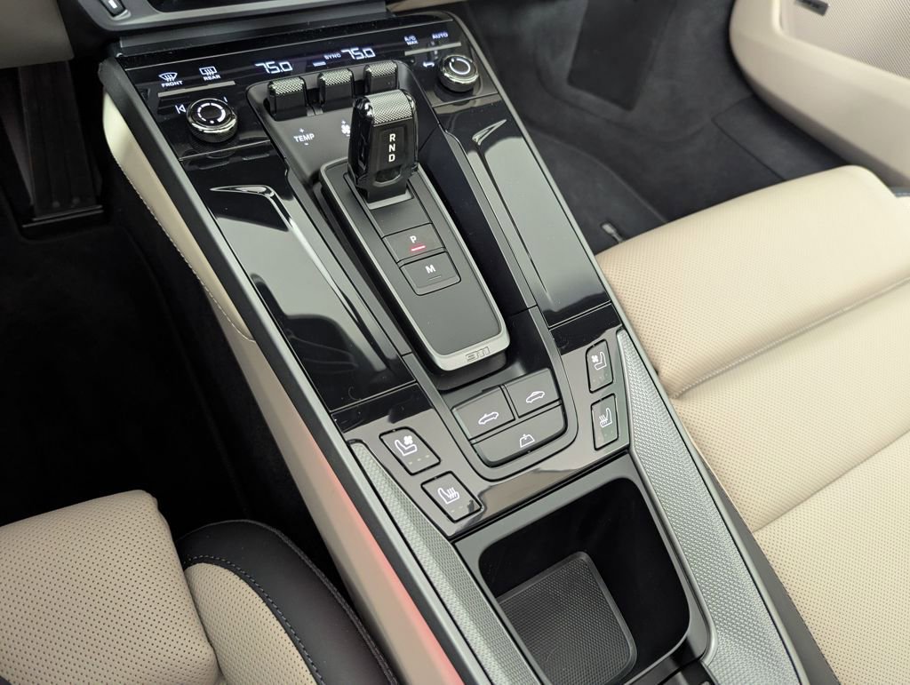 Used 2025 Porsche 911 Carrera image 8