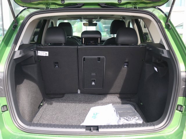 New 2025 Volkswagen Taos SE image 29