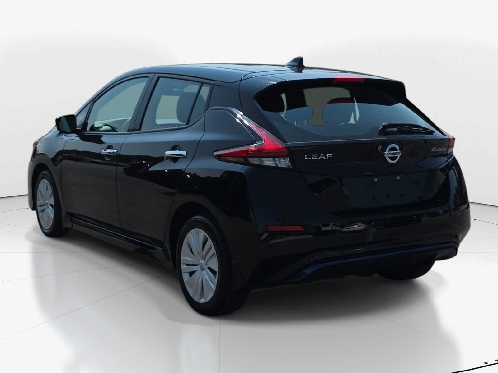 Used 2022 Nissan Leaf S FWD image 6
