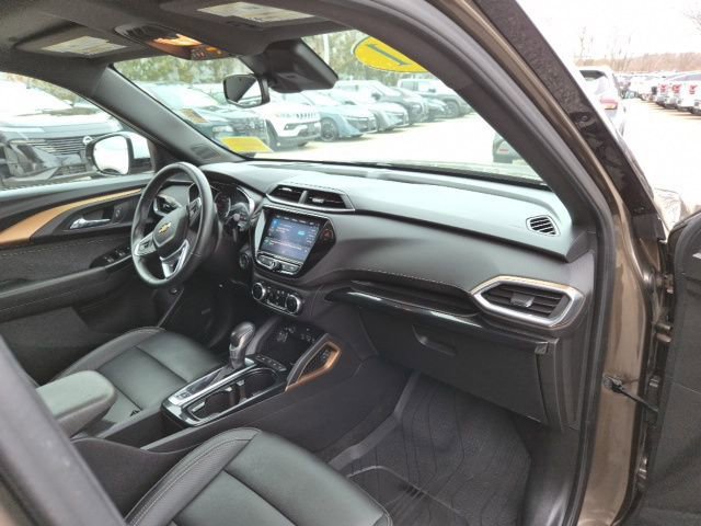 Used 2021 Chevrolet TrailBlazer ACTIV w/ Sun and Liftgate Package image 10