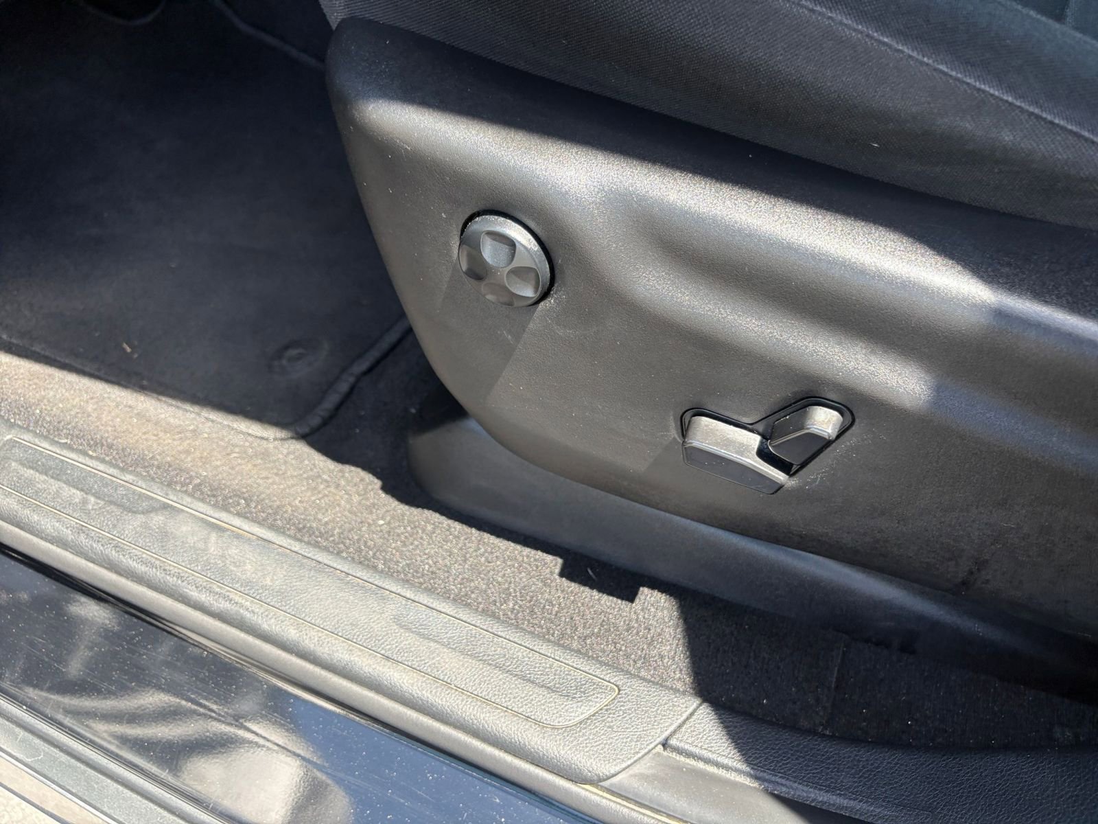 Used 2024 Dodge Durango SXT RWD image 22