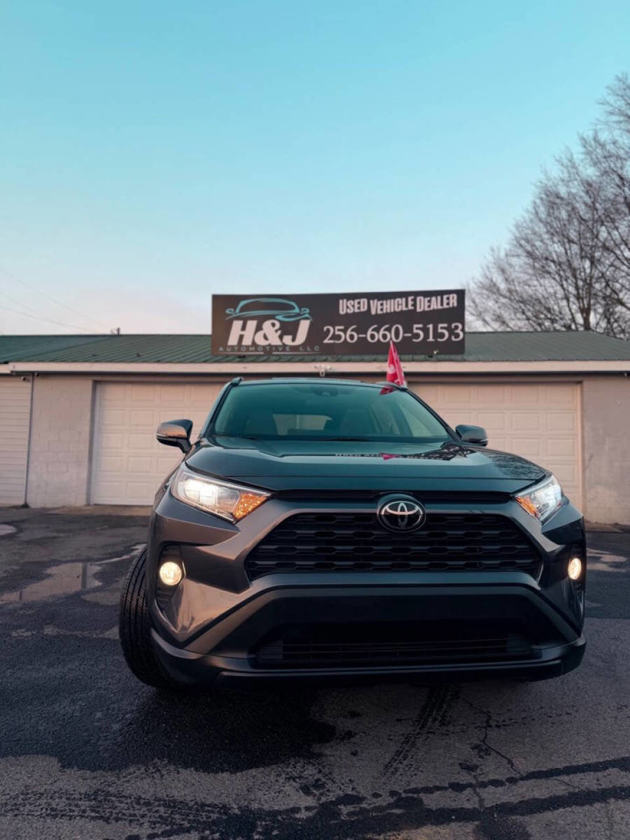 Used 2021 Toyota RAV4 XLE w/ Convenience Package image 22