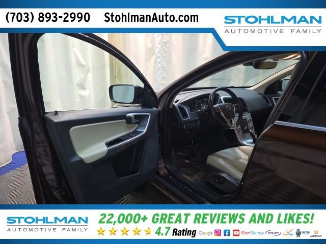 Used 2017 Volvo XC60 T5 Dynamic w/ Preferred Option Package image 11