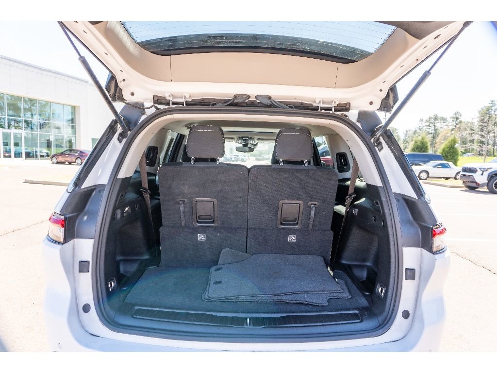 Used 2024 Jeep Grand Cherokee L Laredo image 16