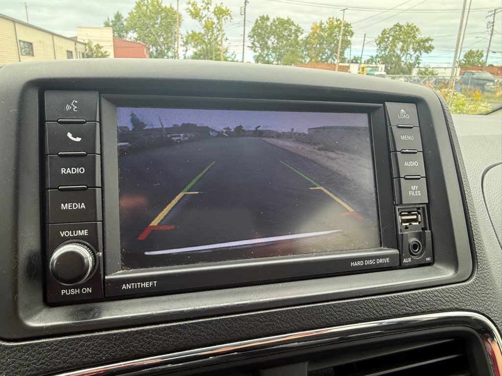 Used 2018 Dodge Grand Caravan SE FWD image 14