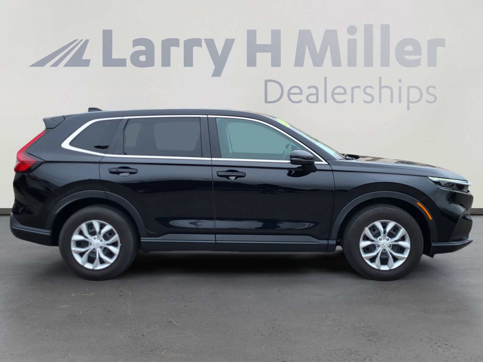 Used 2025 Honda CR-V LX image 6