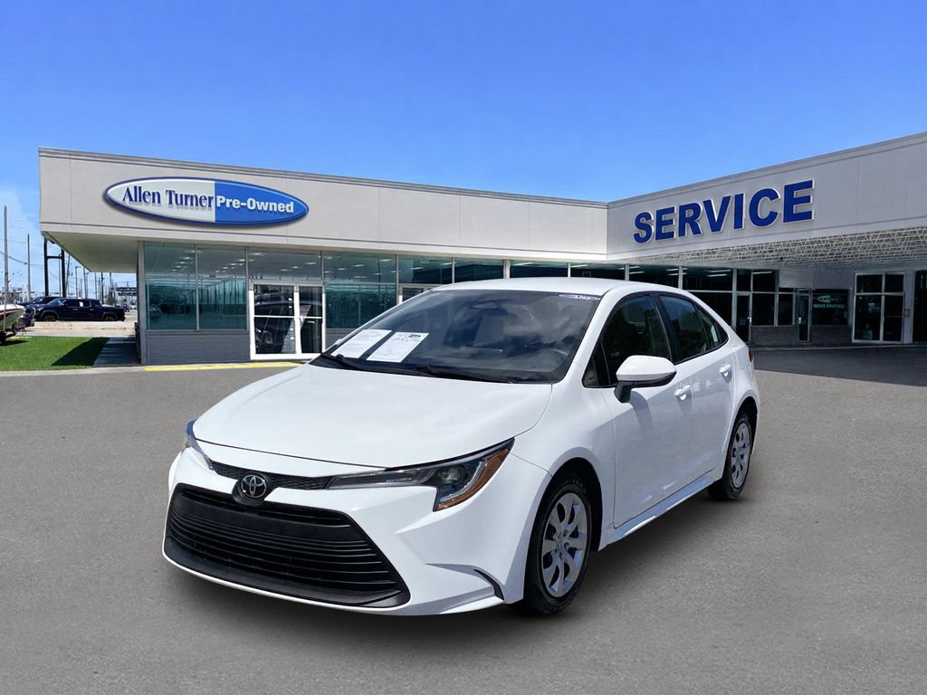 Used 2024 Toyota Corolla LE FWD image 4