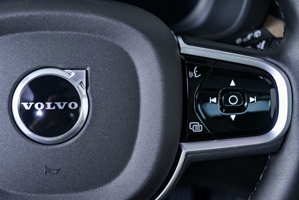 New 2026 Volvo XC60 T8 Core w/ Climate Package PRO image 10