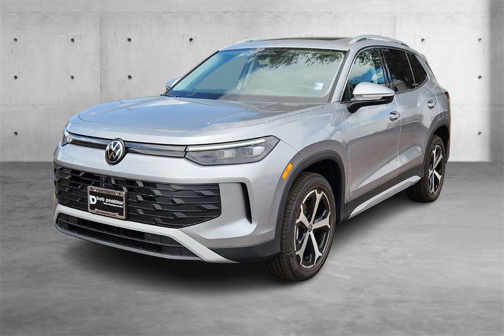New 2025 Volkswagen Tiguan SE image 7