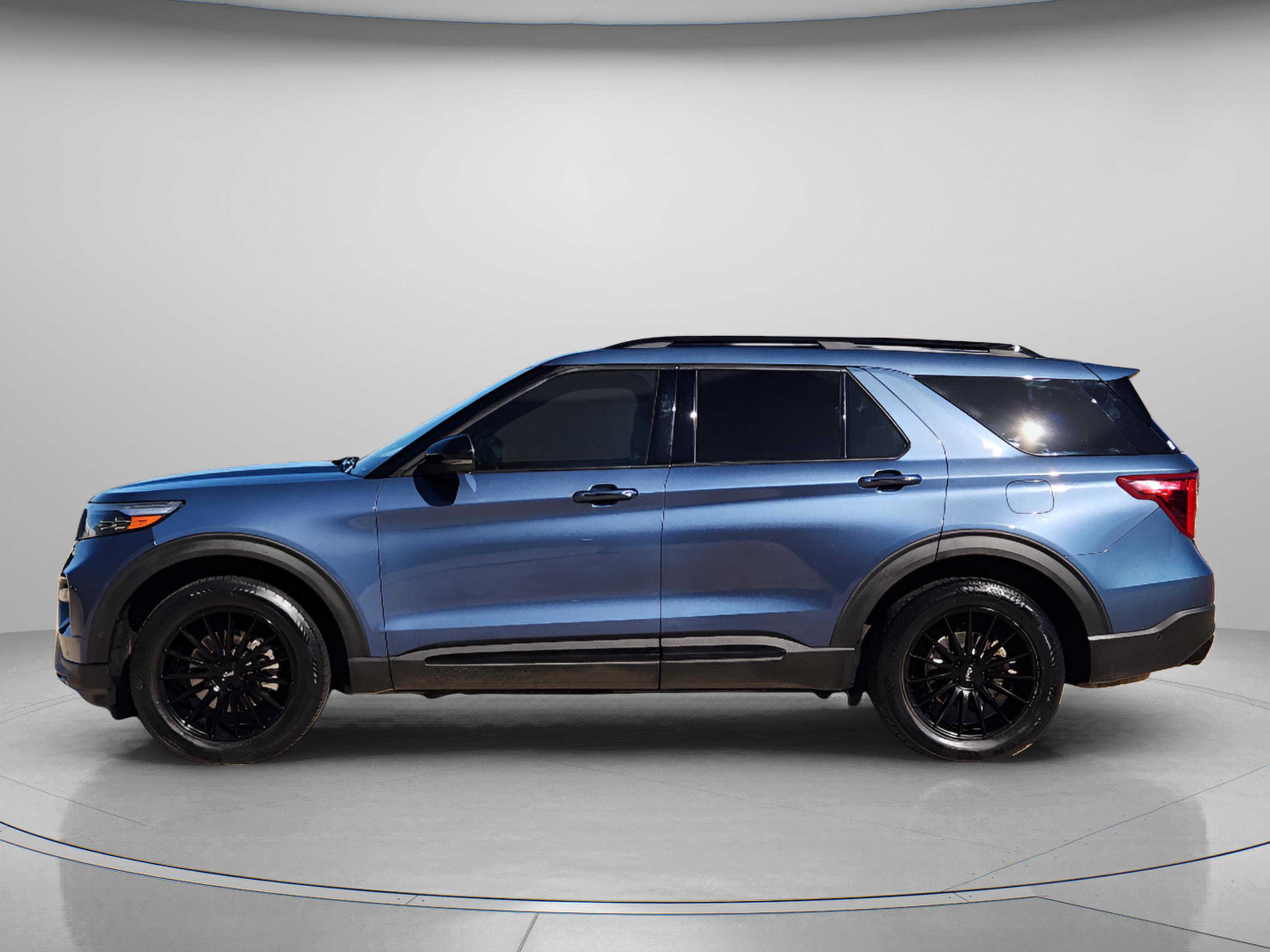 Used 2020 Ford Explorer ST w/ Premium Technology Package image 2