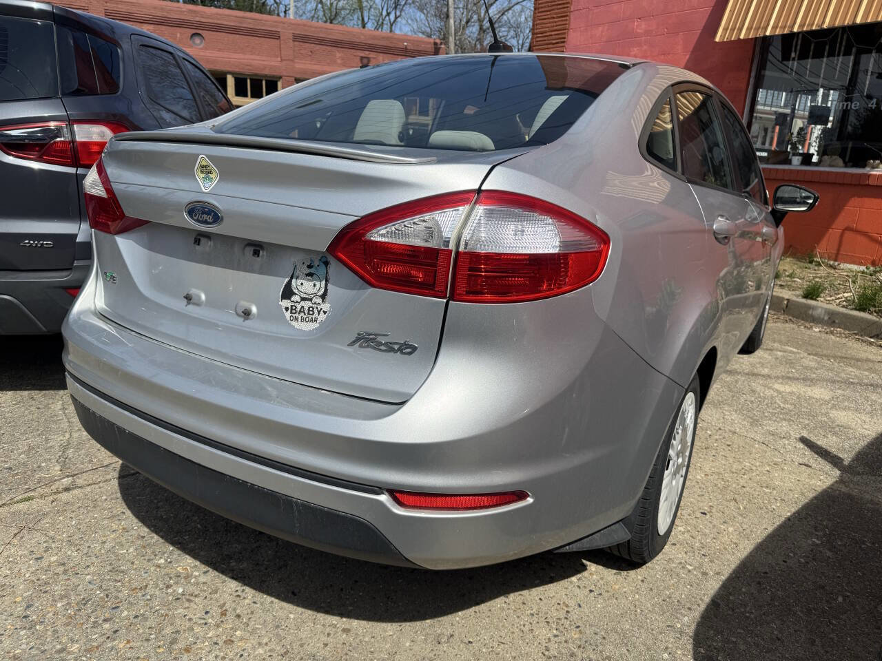 Used 2014 Ford Fiesta SE w/ Comfort Package FWD image 5