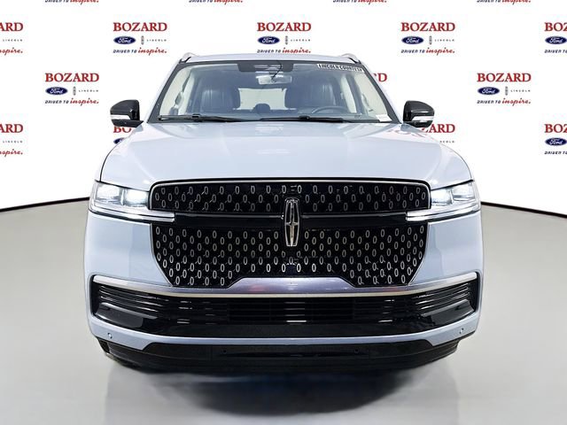 New 2025 Lincoln Navigator Reserve AWD/4WD image 2