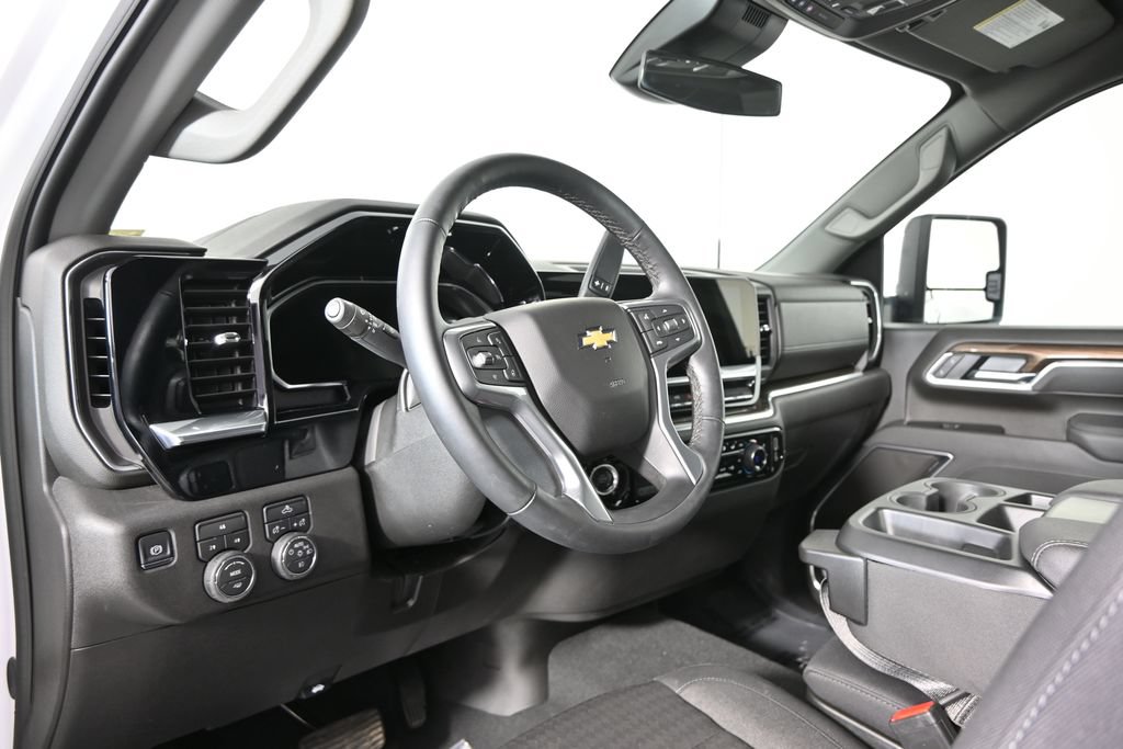 Used 2026 Chevrolet Silverado 3500 LT w/ Convenience Package AWD/4WD image 22
