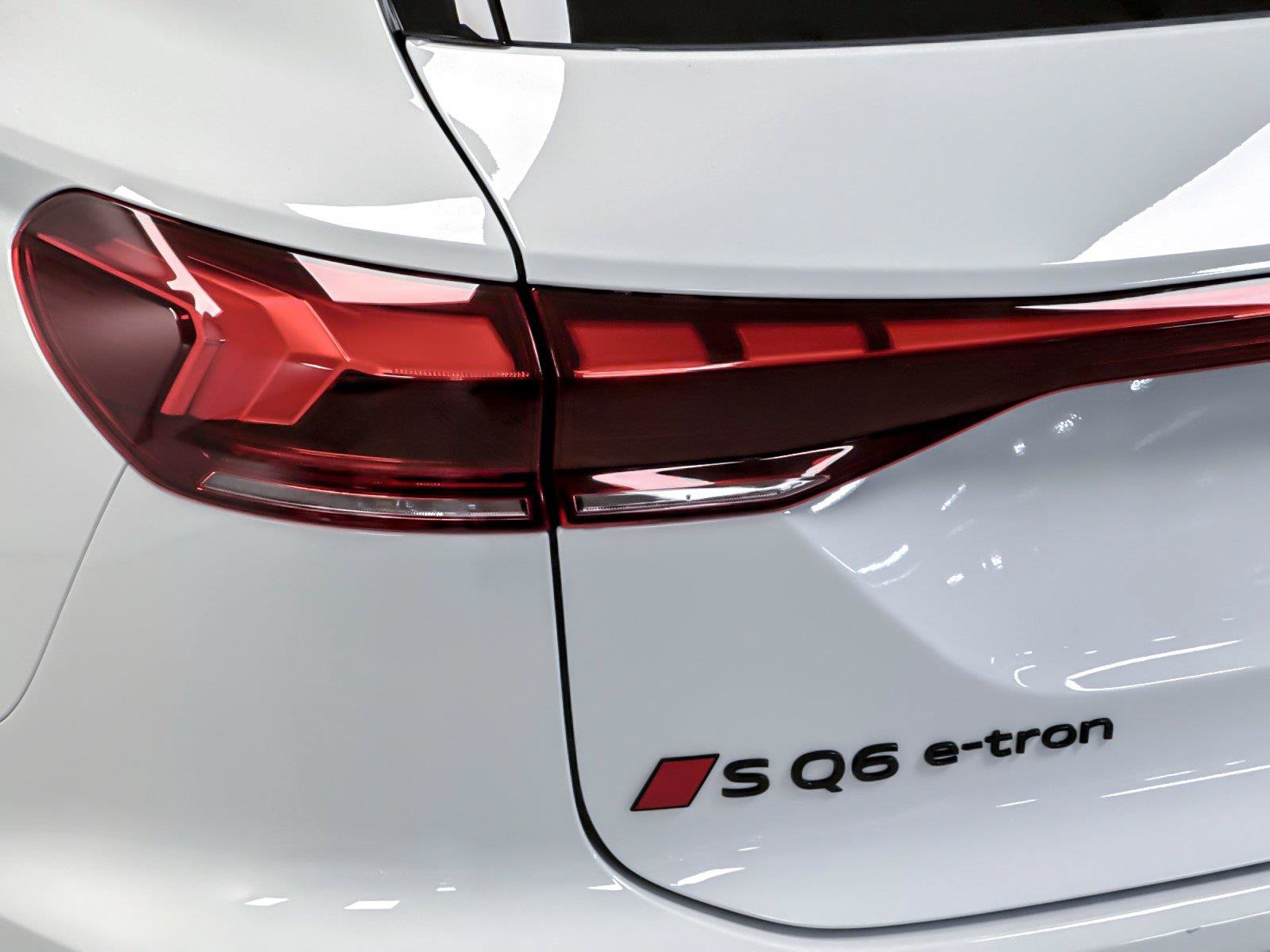 New 2027 Audi SQ6 e-tron Premium Plus AWD/4WD image 26