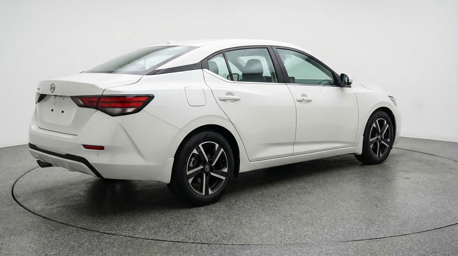 Used 2025 Nissan Sentra SV image 9